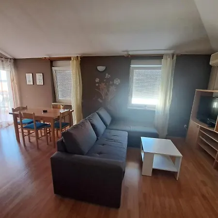 Apartman Lucia *