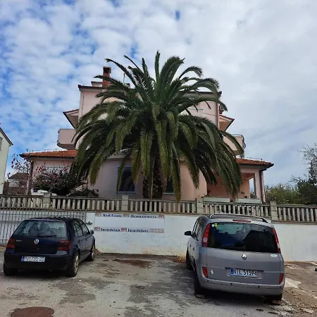 Lucia Apartman