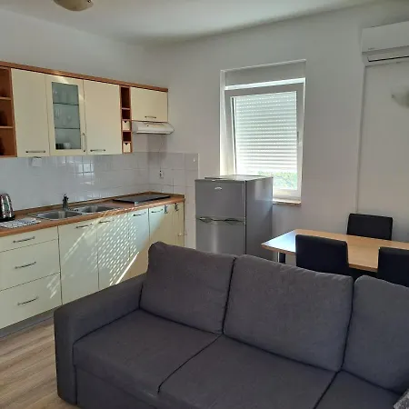 Apartment Lucia *