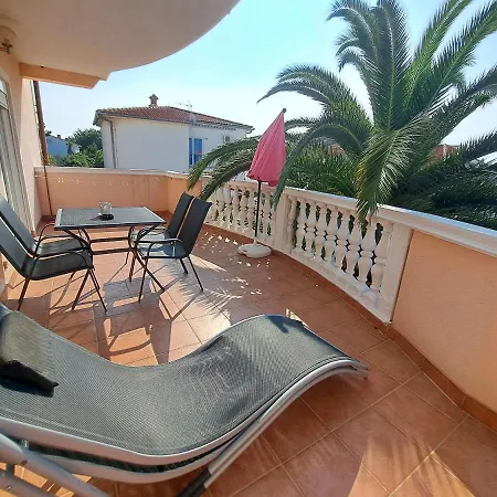 Lucia Apartment